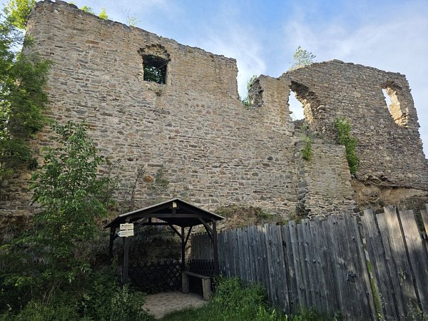 Dobronice - hrad